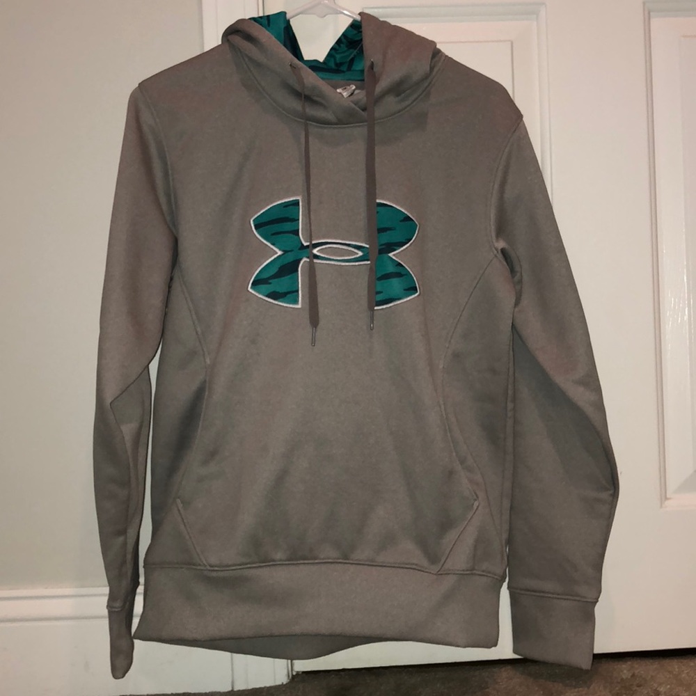 Under Armour sweatshirt